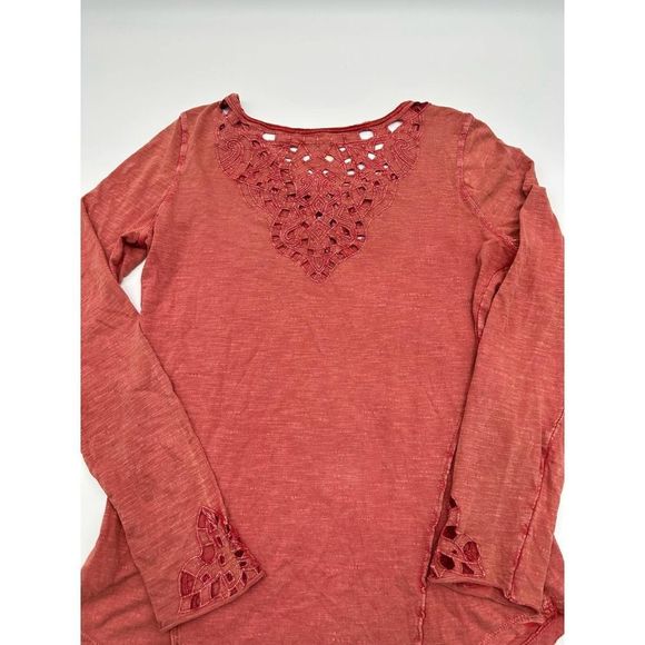 Free People Luna Laser cut detail Henley size L burnout red - Picture 6 of 8